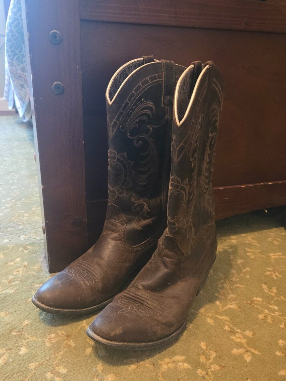 Ariat Women's Size 9.5 Brown Cowgirl Boots (Like new)